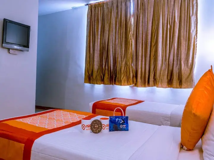 Висакхапатнам: OYO 2653 The Orange Hotel