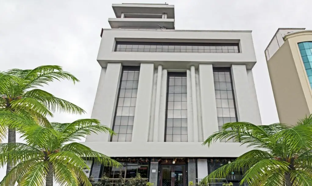 Hotel Saaket Residency - Hotel in Daba Gardens — фото 1