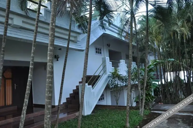 Вайтери: Vythiri Thadakam Resorts