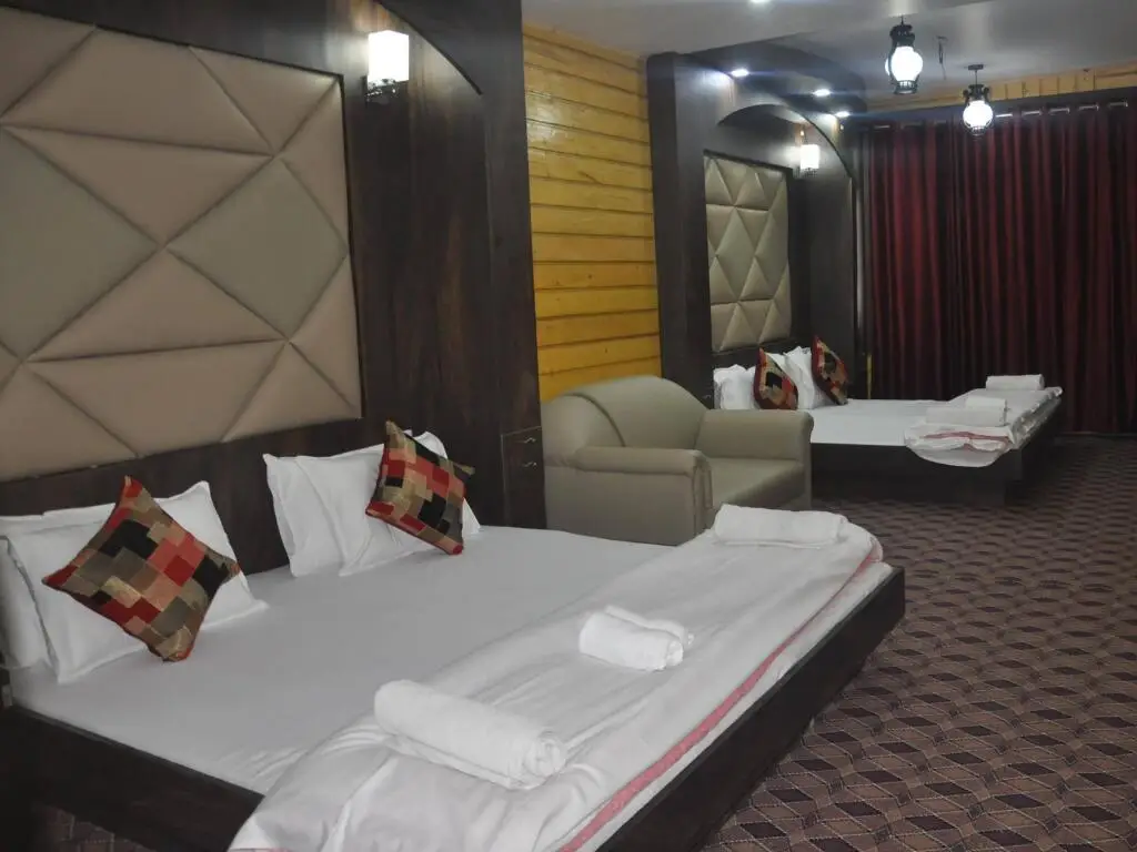 Шринагар: OYO 18872 Hotel Azad