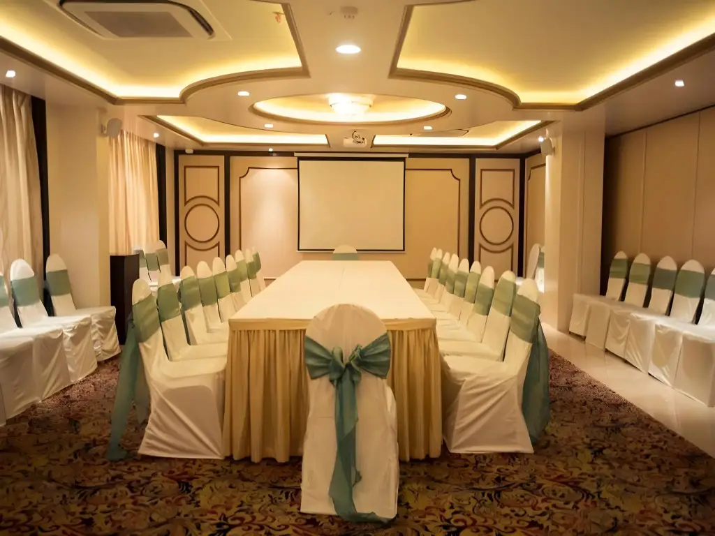 Секундерабад: Royal Reve Hotel