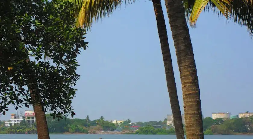 Carl-Dale Backwaters Vacation Home — фото 1