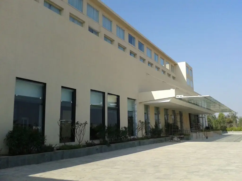Courtyard by Marriott Bilaspur — фото 1