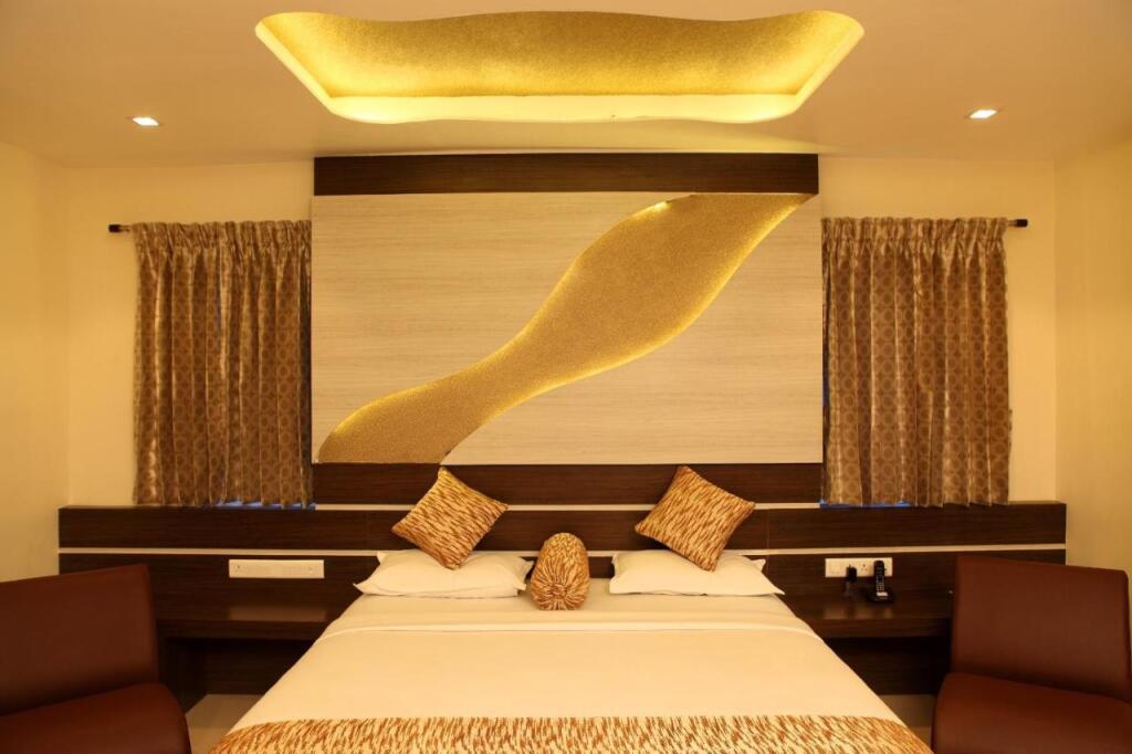 Коимбатур: SBS Grand Hotel