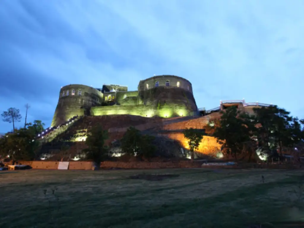 Бадди: Ramshehar Fort Resort