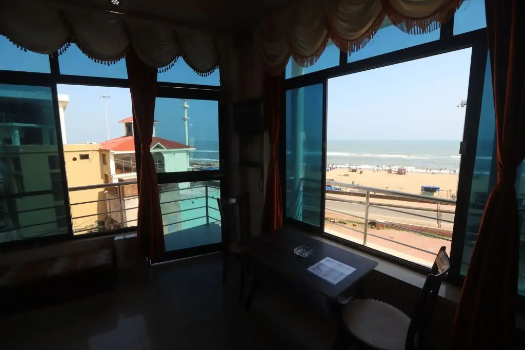 Пури: Larica Holiday Inn Puri