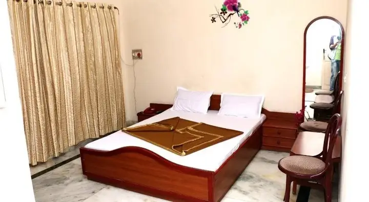 Диу: Hotel Maheshwari