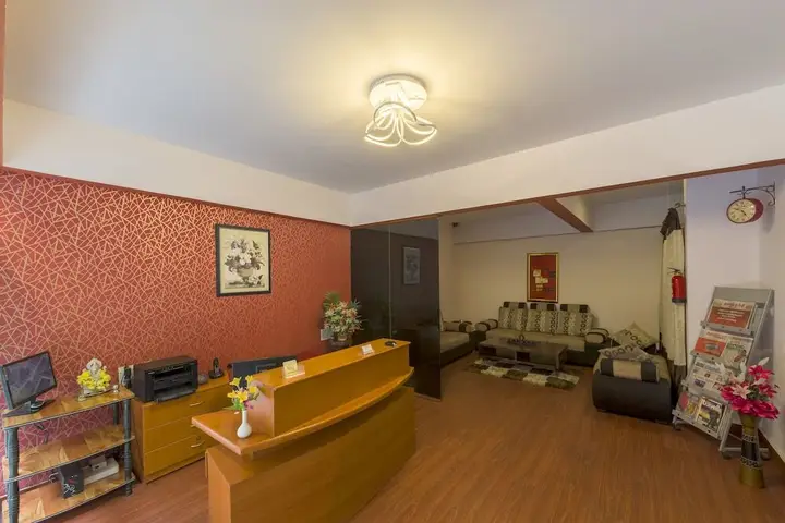 Бангалор: Hotel Raj Comforts - Golf View