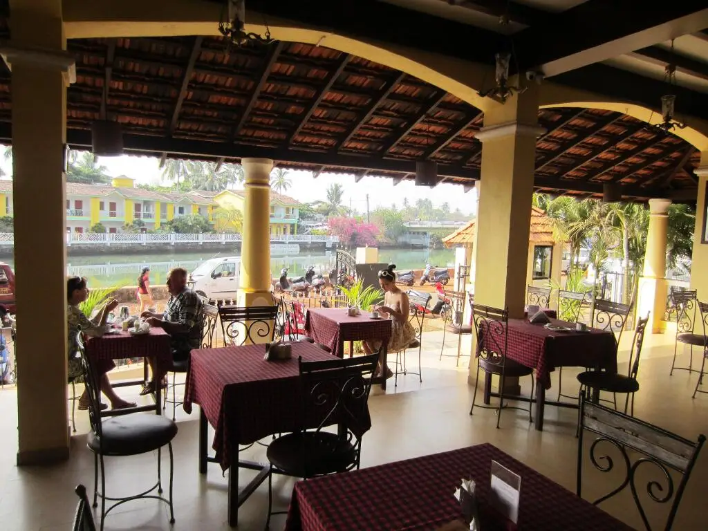 Бага: Riverside Regency Resort