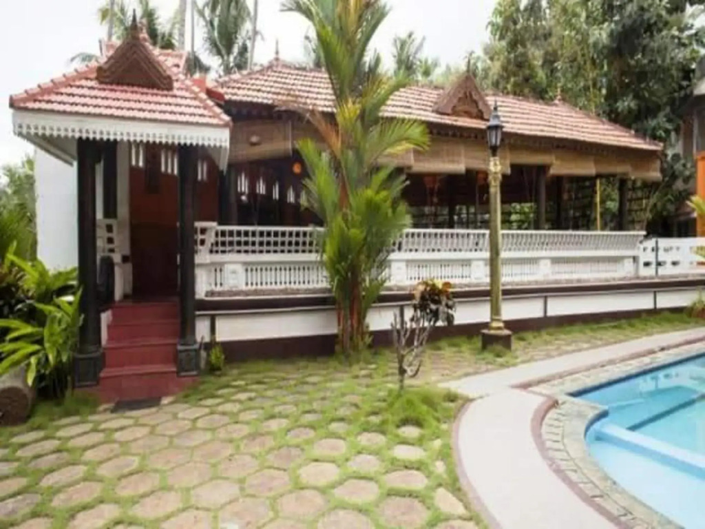 Golden Sands Beach Resort — фото 1