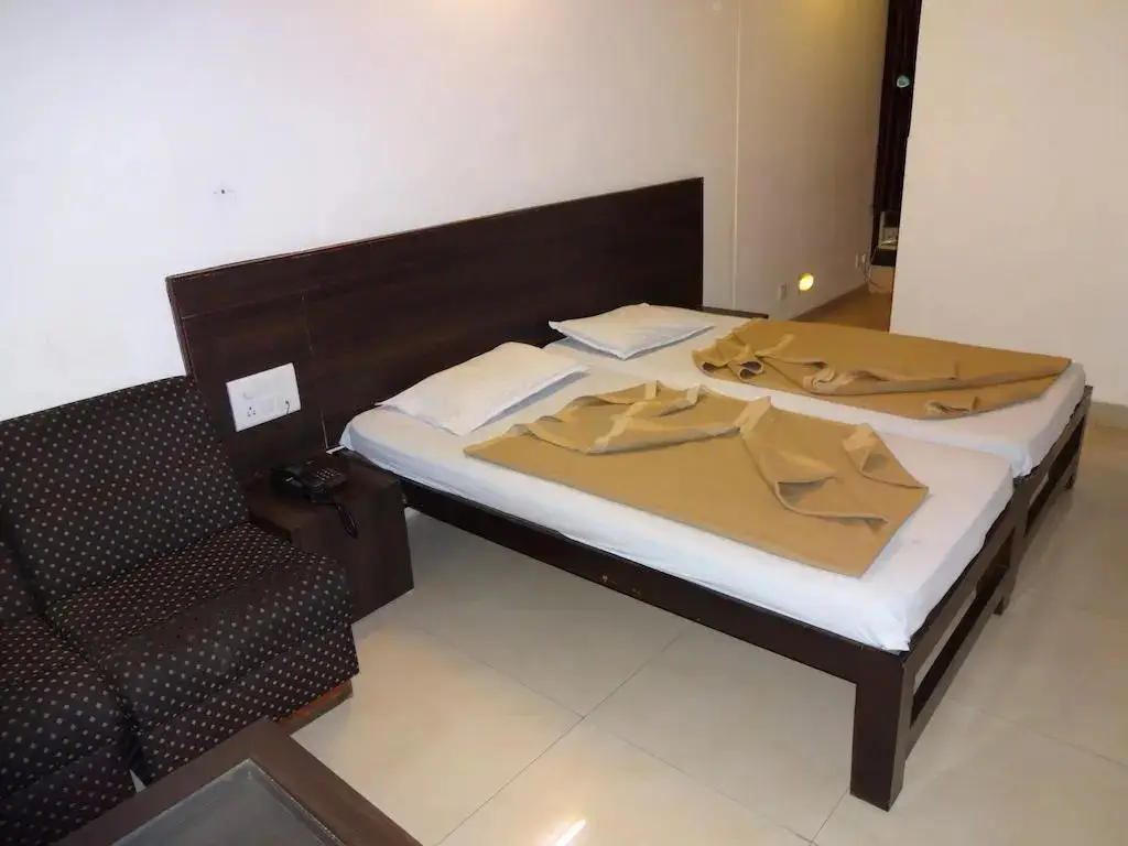 Бхопал: Ellora Hotel