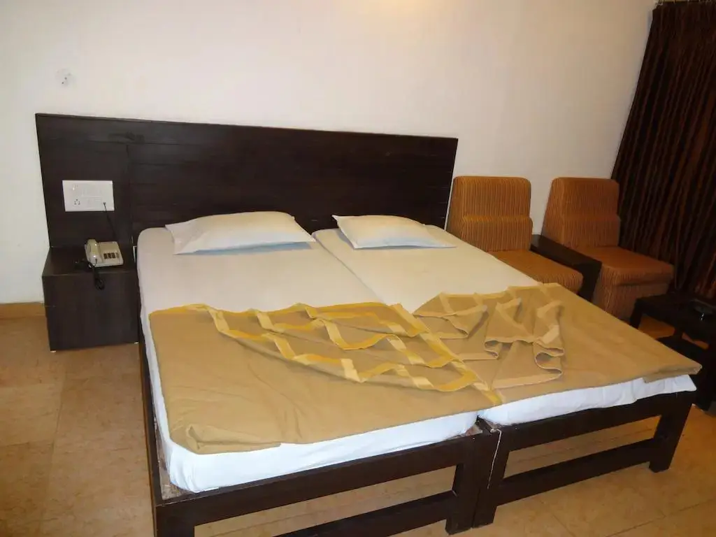 Бхопал: Ellora Hotel