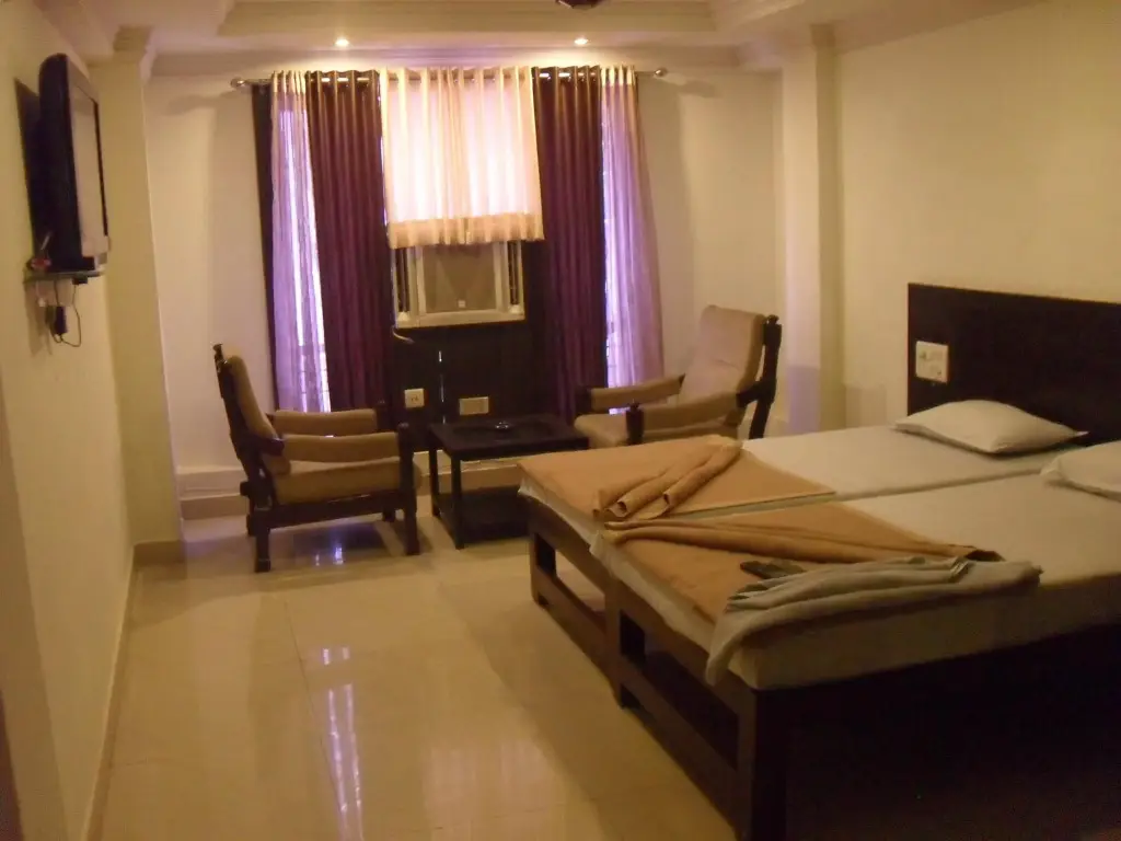 Бхопал: Ellora Hotel