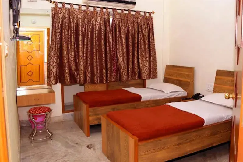 Колката: OYO 43924 Harry Guest House