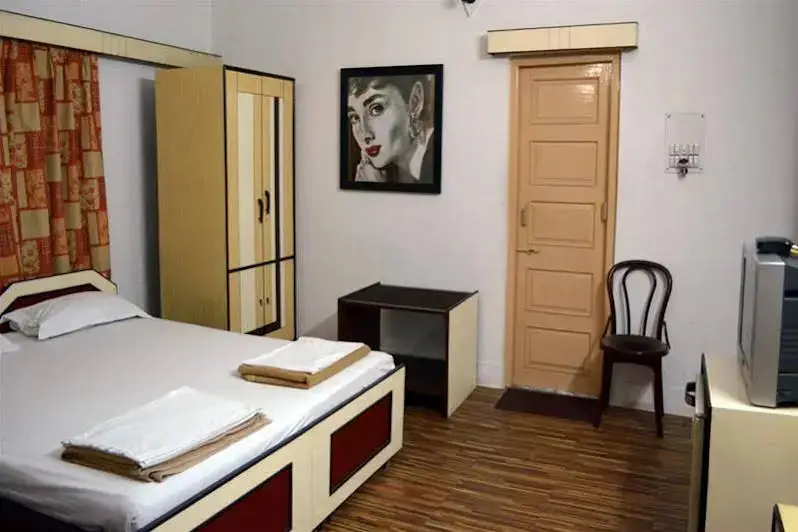 Колката: OYO 43924 Harry Guest House