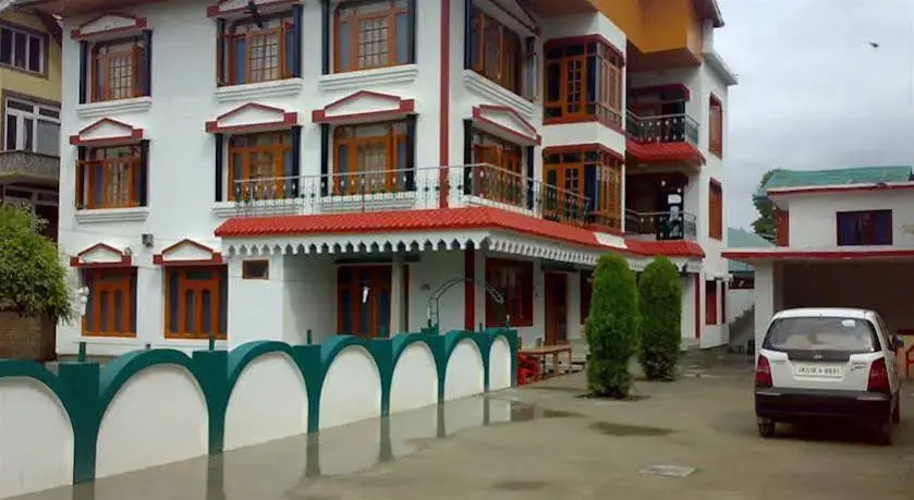 Шринагар: Hotel Grand City