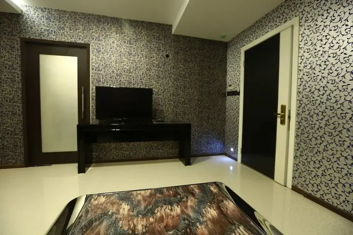 Тирувавадутураи: Million Day Mayiladuthurai Hotel