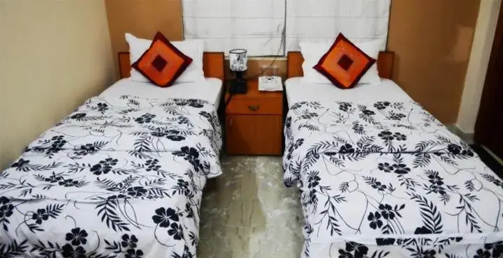 Колката: R S Corporate Guest House