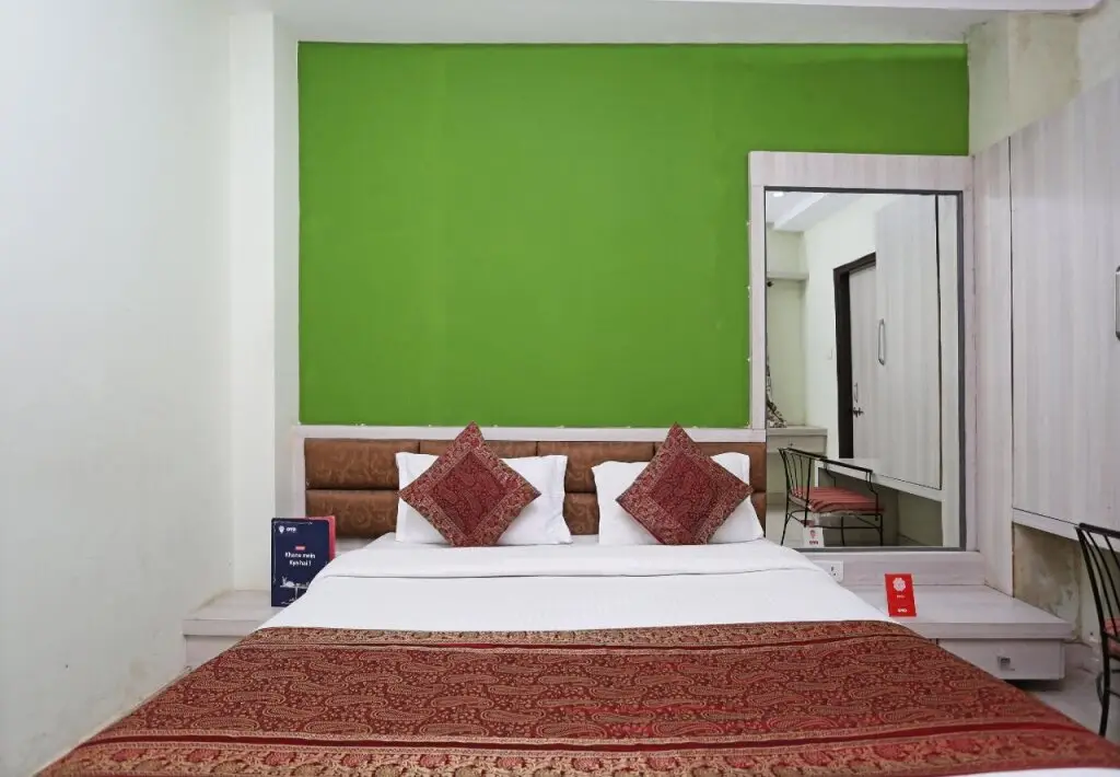 Варанаси: OYO 3996 HKJ Residency