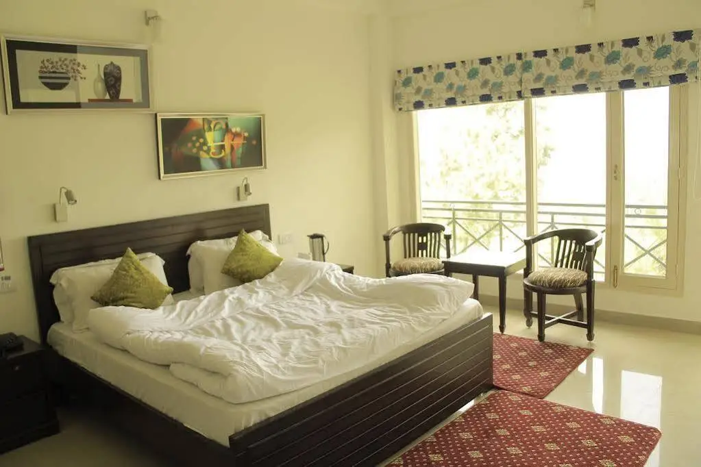 Куфри: Maple Resort Chail