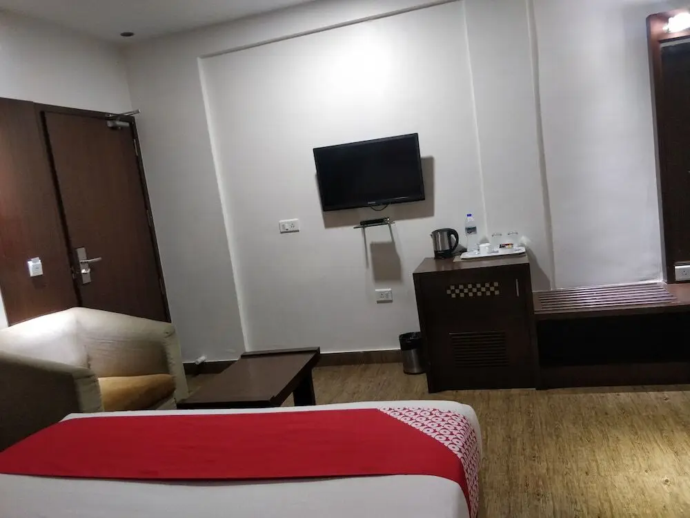 Бангалор: R D Suites A Business Hotel