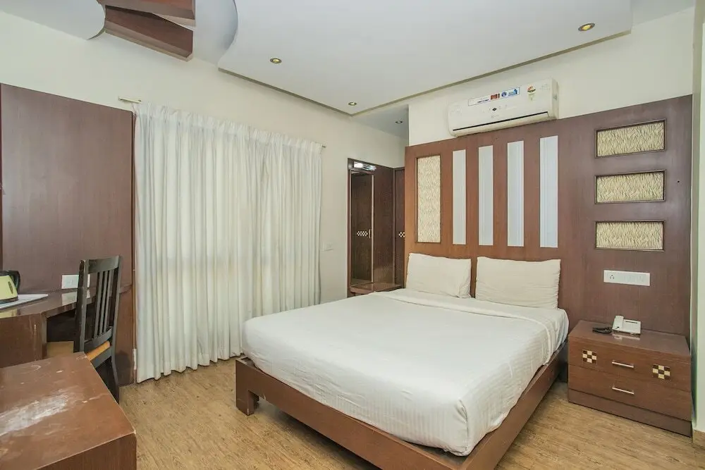 Бангалор: R D Suites A Business Hotel
