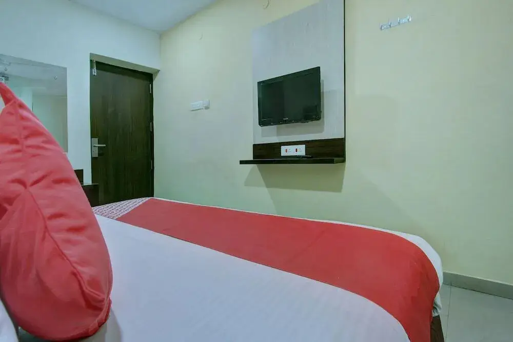 Бахадургарх: Motel Gajraj Continental by OYO Rooms
