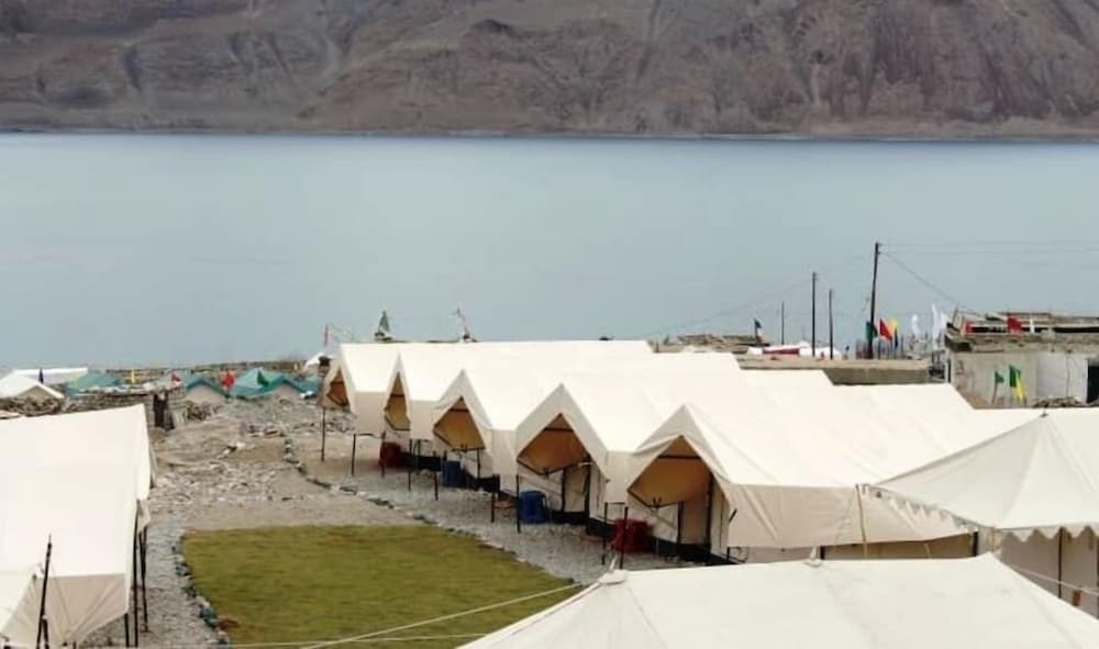 Спангмик: Wonderland Camps