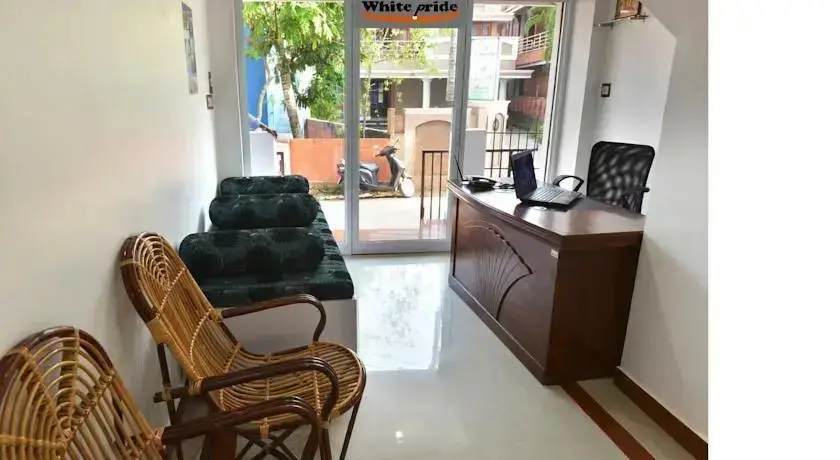 Ковалам: Kovalam Whitepride