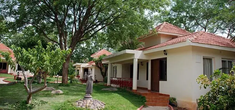 Бханур: Pragati Resorts