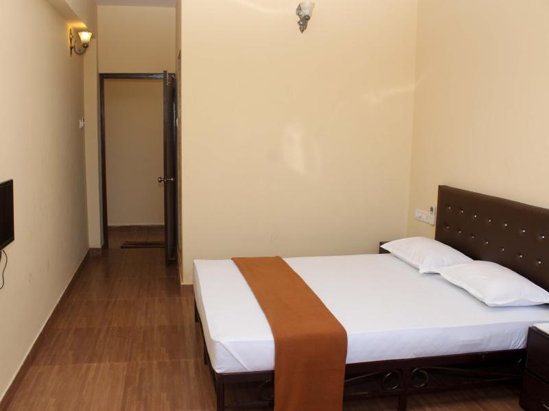 Бага: Amoura Guest House