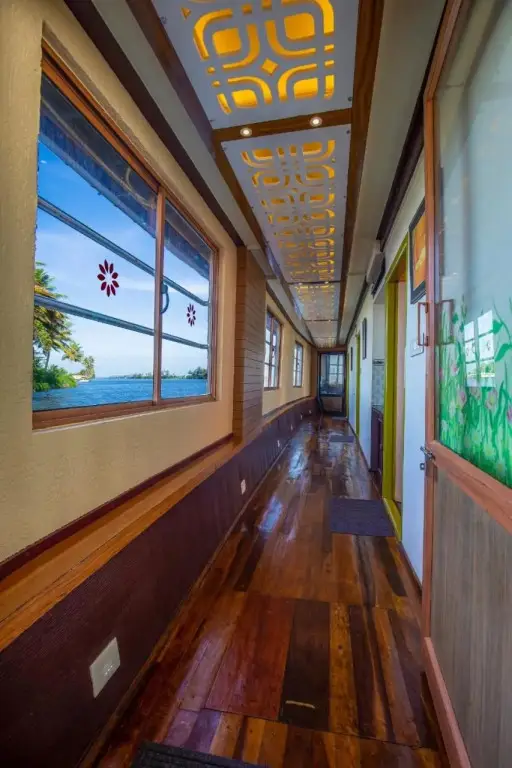 Аллеппи: Coco Houseboats Kerala
