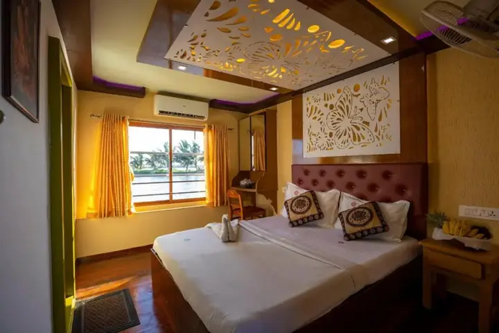Аллеппи: Coco Houseboats Kerala