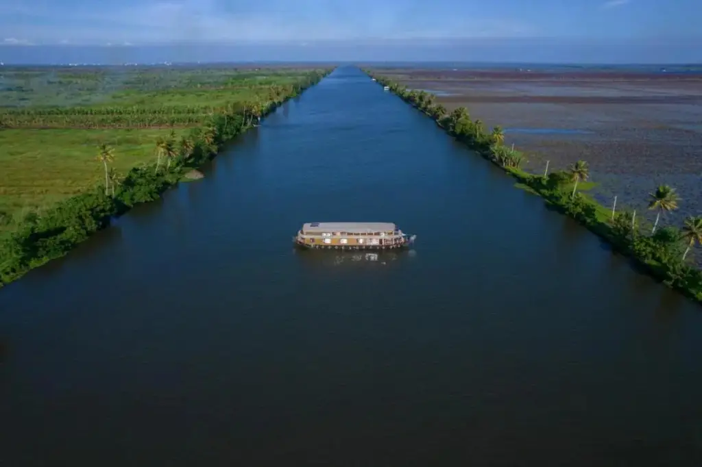 Аллеппи: Coco Houseboats Kerala