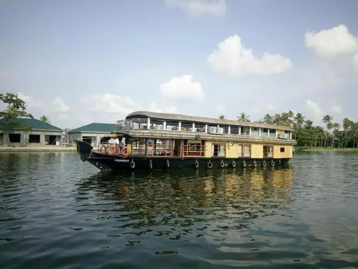 Аллеппи: Coco Houseboats Kerala