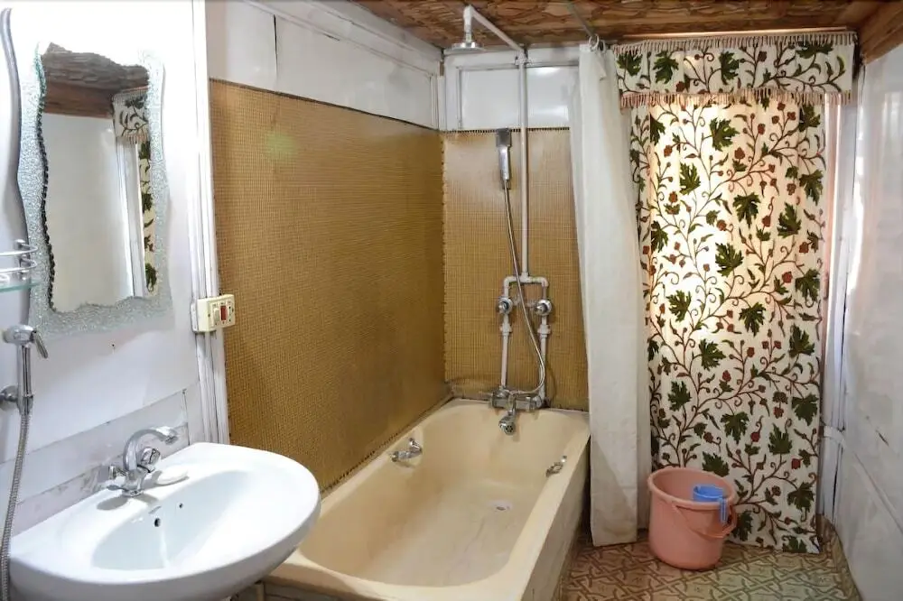 Шринагар: Houseboat