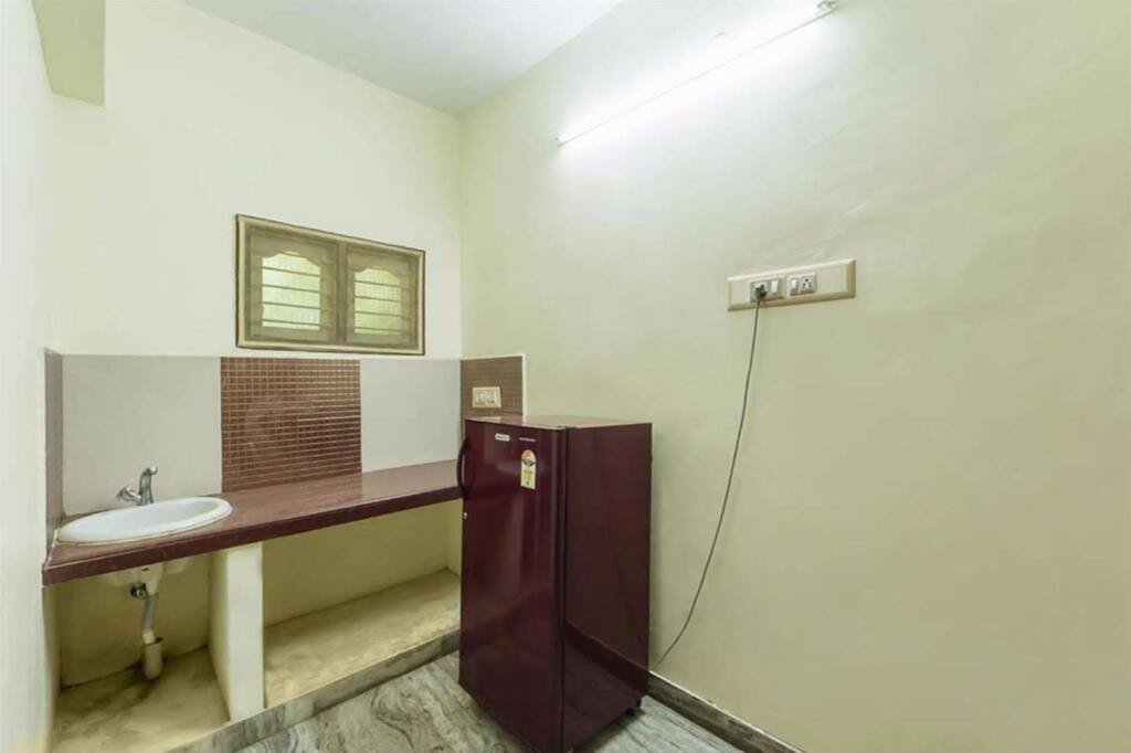 Маниячи: Aryaman Service Apartments