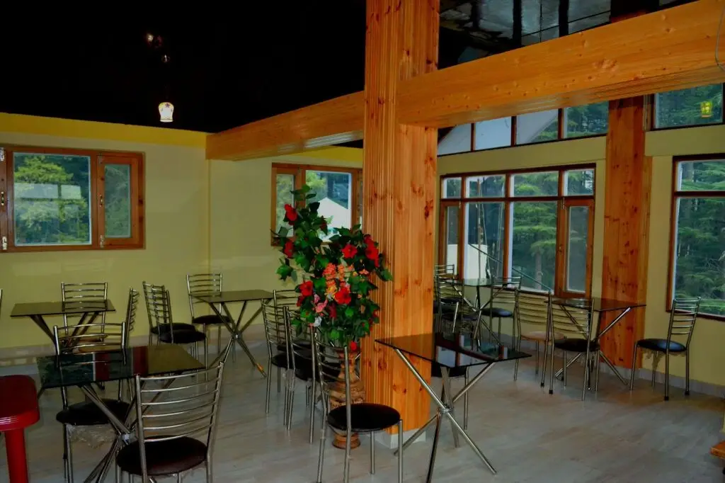 Манали: CS Shhandella Hotel