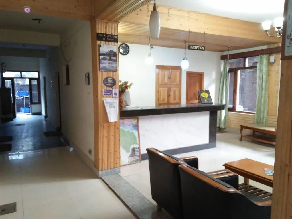 Манали: CS Shhandella Hotel