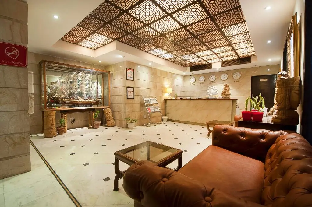 Нью-Дели: Airport Hotel De Aura