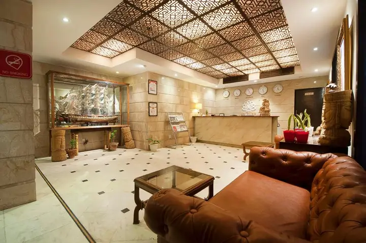Нью-Дели: Airport Hotel De Aura