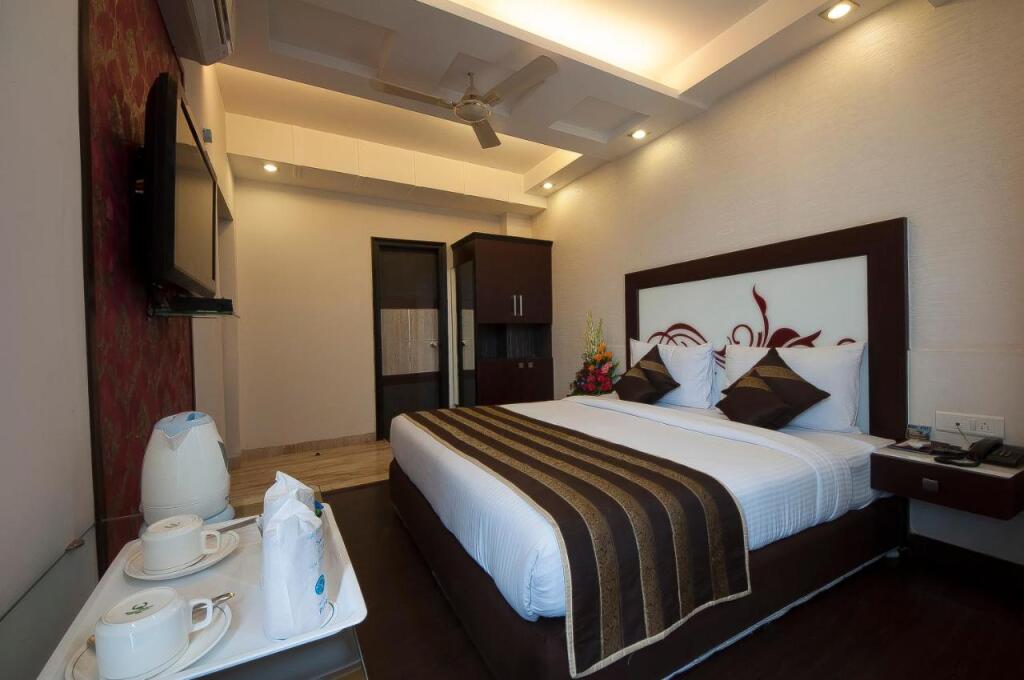Нью-Дели: Hotels Pitrashish Grand