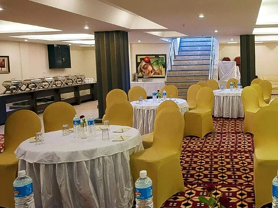 Нью-Дели: Hotels Pitrashish Grand