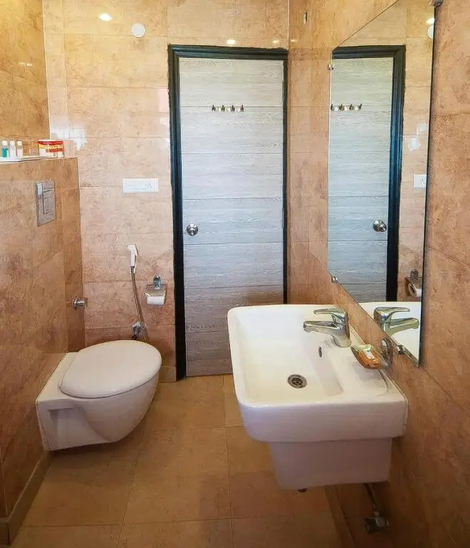 Нью-Дели: Hotels Pitrashish Grand