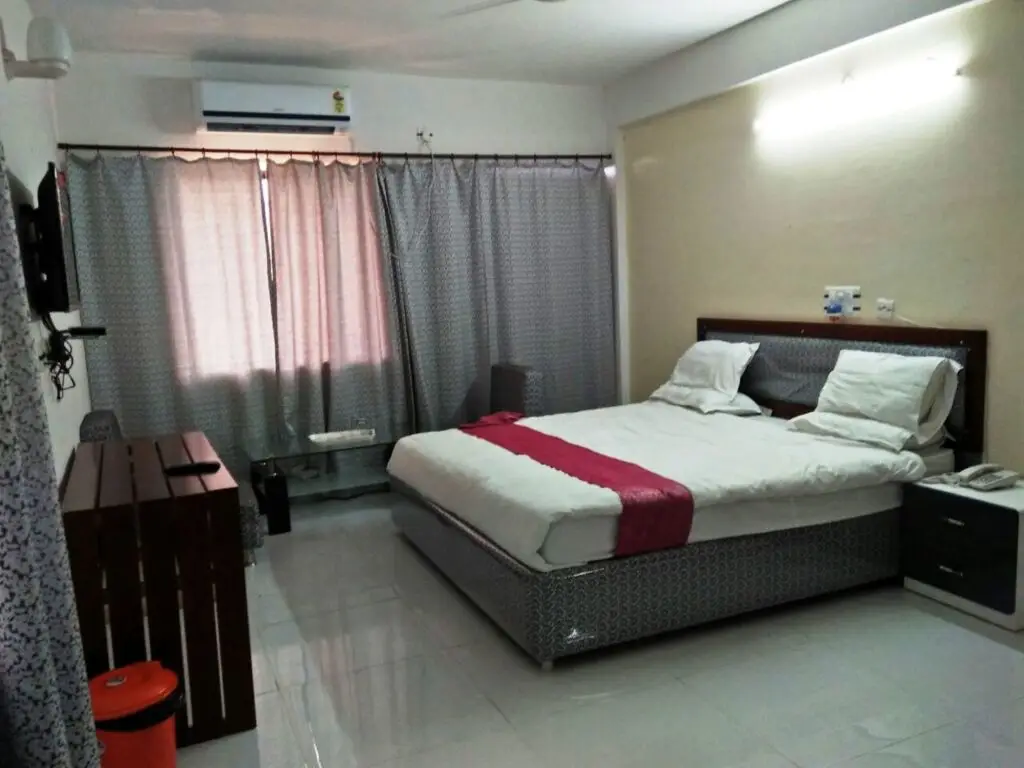 Бодх-Гая: Hotel R. K. Palace