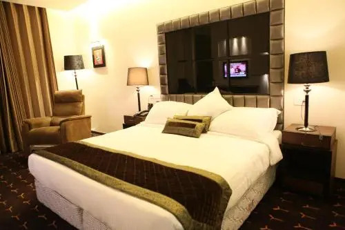 Мератх: Hotel Krome