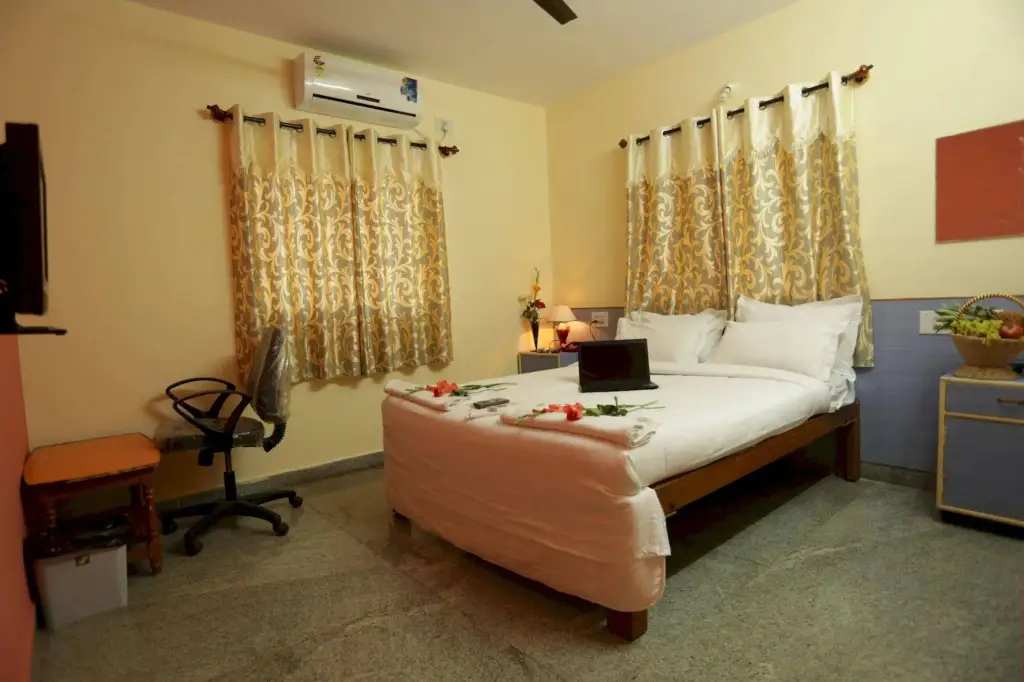 Chikkajala: Ample Inn