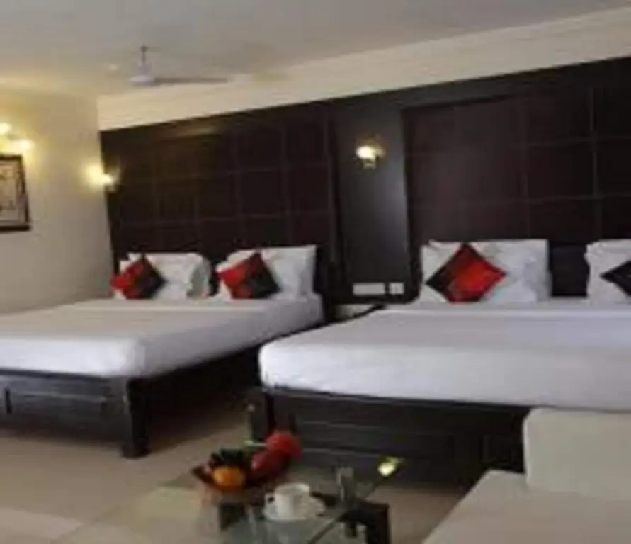 Hilarity Inn — фото 1
