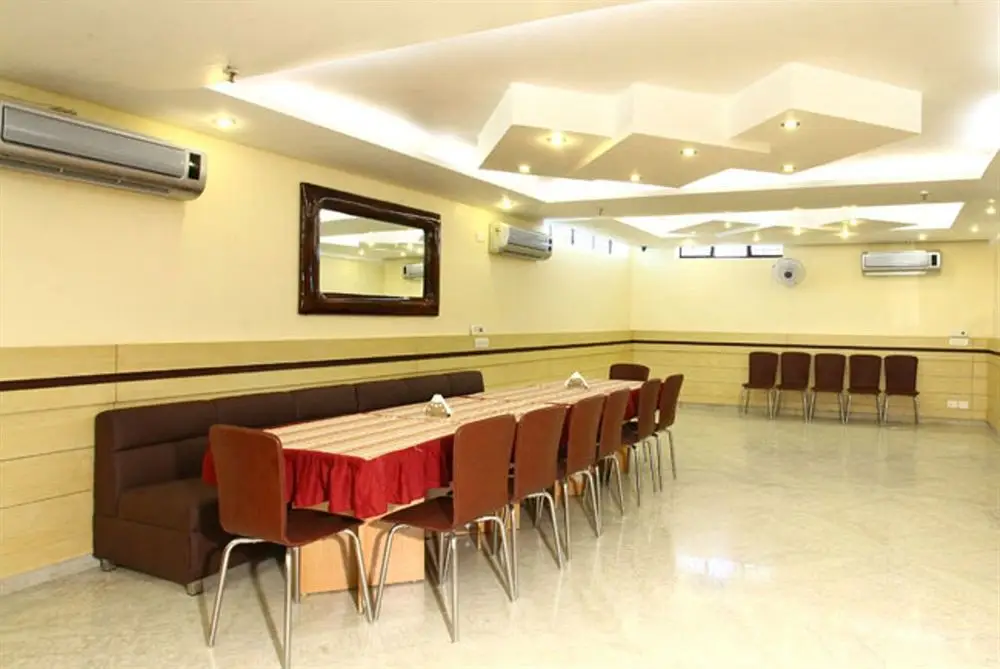 Нью-Дели: Hotel S&B East Inn