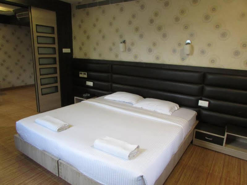 Колката: Hotel Emerald